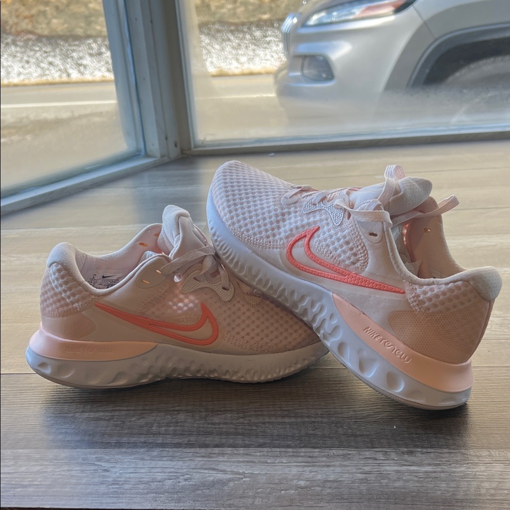 Nike Renew Women's Pink Running Shoes - Picture 6 of 6